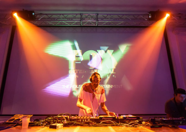 FOX-THE-HOUSE-OF-ENTERTAINMENT-Studio-ControLuz-©-21