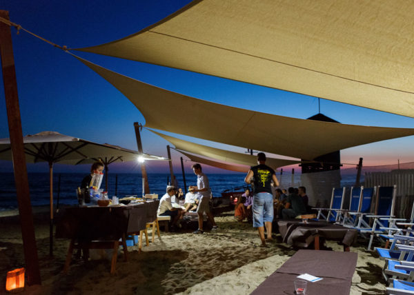 Che-botta-a-Capocotta-Quale-Vino-Mediterranea-Amka-Onlus-Roma-Studio-ControLuz-©-04